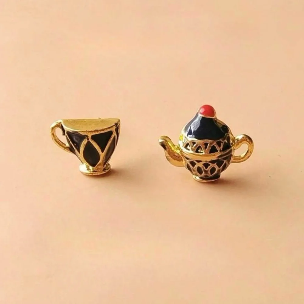 “Mad Hatter Tea Party” Alice in Wonderland Disney Blue Teapot Teacup China Studs